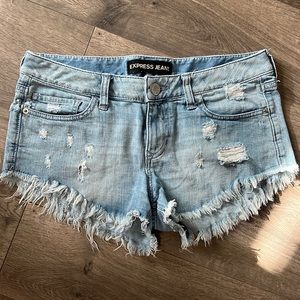 Express light wash cut off shorts